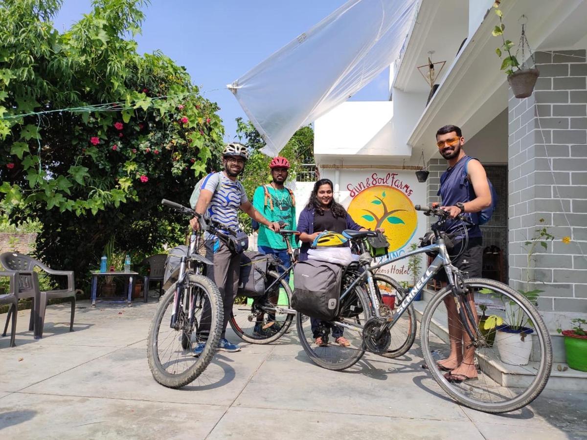 Sun n Soil Backpacker Hostel Lachhiwala Exteriör bild